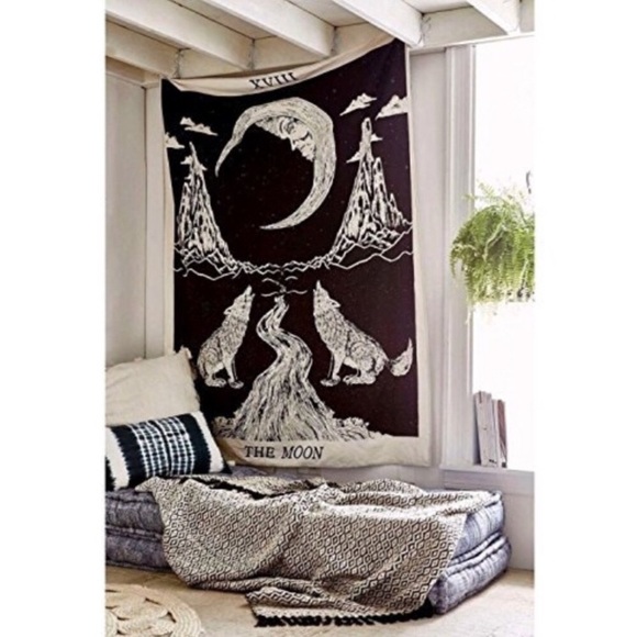 Urban Outfitters Accessories - 🌛HP🌜Wolf moon tarot tapestry